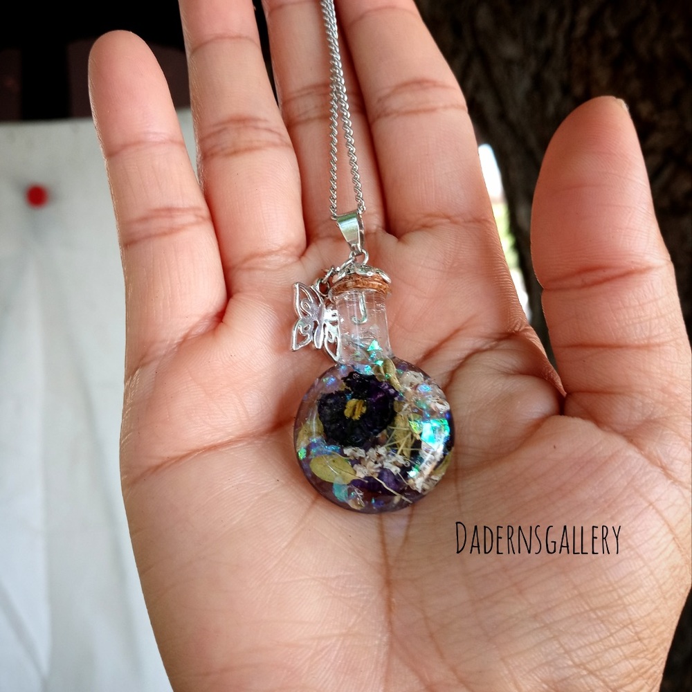 Not for sale‼️Handmade terrarium necklace dried flower capsuled in a bottle - Picture 8 of 11